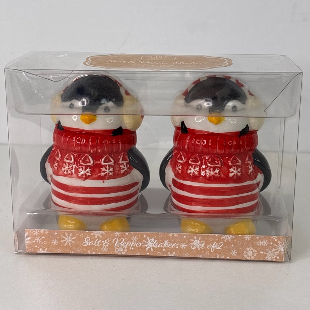 Whimsical Cupboard Penguin Salt & Pepper Shakers Christmas Holiday Decor New